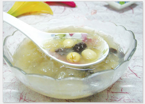 宝宝春季上火,试试冰糖银耳汤