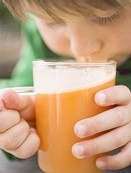 果汁并非健康饮料儿童需慎喝