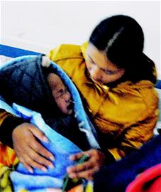 一岁半男孩不幸栽进正在运转的洗衣机,妈妈发现时已休克,经抢救终于脱离生命危险 一岁半男孩不幸栽进正在运转的洗衣机,妈妈发现时已休克,经抢救终于脱离生命危险