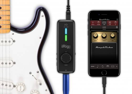 Leo:Users:Leo:Documents:IK:ƷͼƬ:ͼƬ:iRig Pro I/O:ikc-L-14_iRig_PRO_IO_iph7plus_guitar.jpg