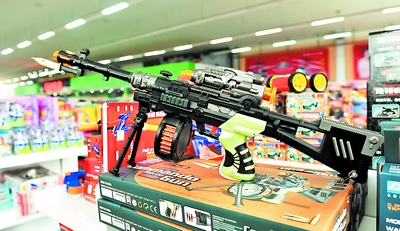 洋玩具与土玩具 你给孩子选哪种?